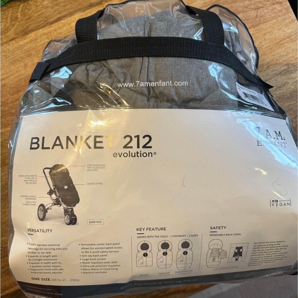 7 am Enfant Blanket 212 and Gloves